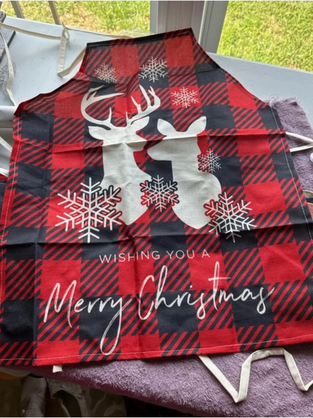 Source Unknown Black and Red Santa Holiday Apron